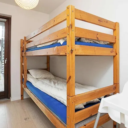 Apartment 4 Person In