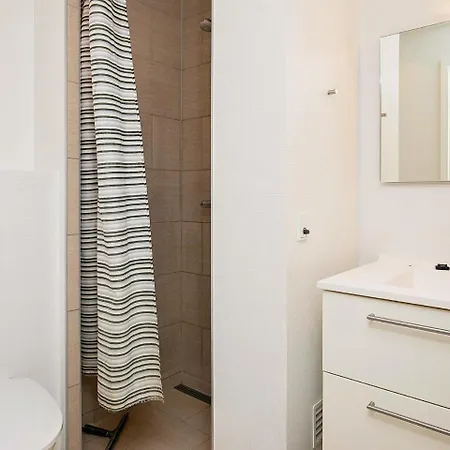 Apartment 4 Person In